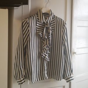 Zara Ruffled Blouse  w Mother of Pearl NWT XL